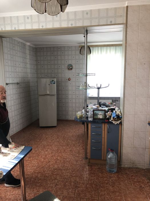 Продаж 2-поверхового будинку