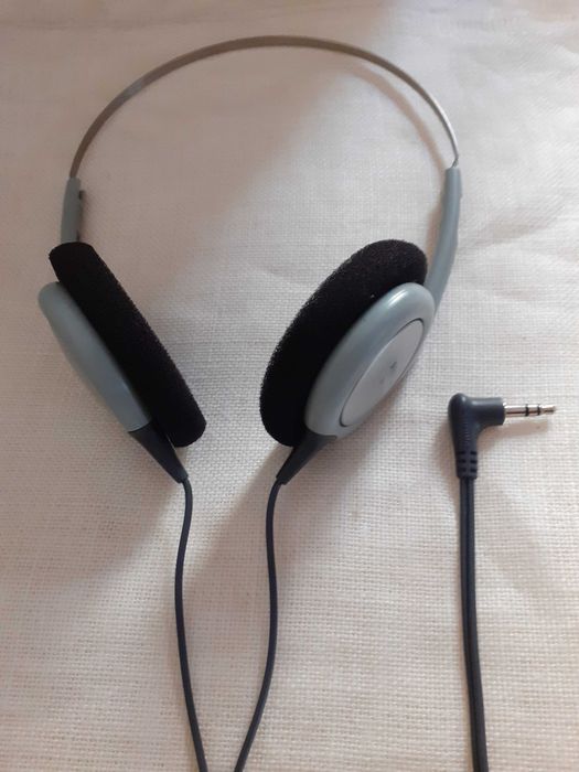 2 Pairs of Lightweight Headphones, Philips, Gray (Low Price)64287331491586123