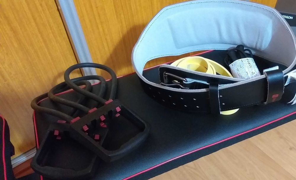 Banco de Musculação e Abdominais + muitos acessórios