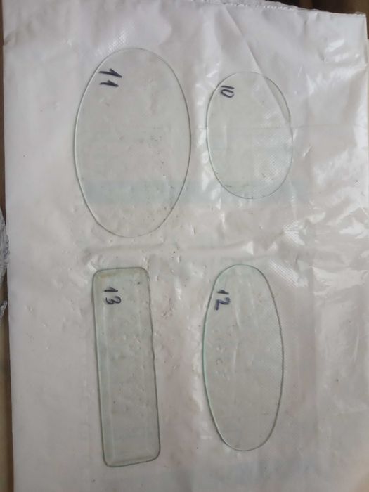 Стекла ( 14 шт. , разные) на настенные часы с боем (Янтарь, ОЧЗ)