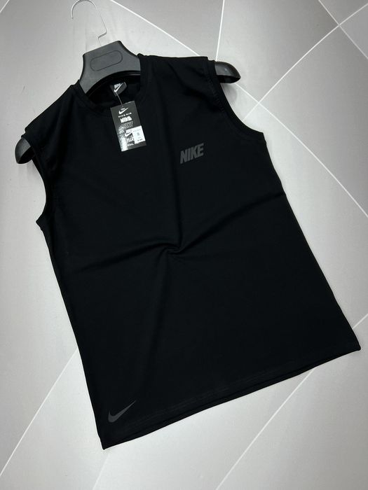 Безрукавка мужская черная/белая nike,puma в норма/батал/супербатал