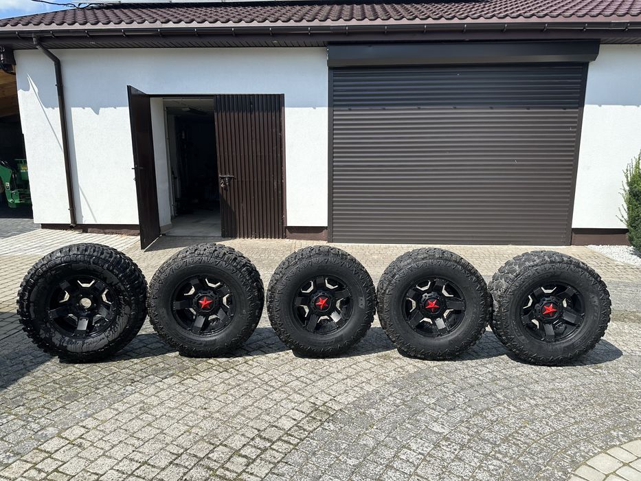 Jeep Wrangler Rubicon komplet kół XD811