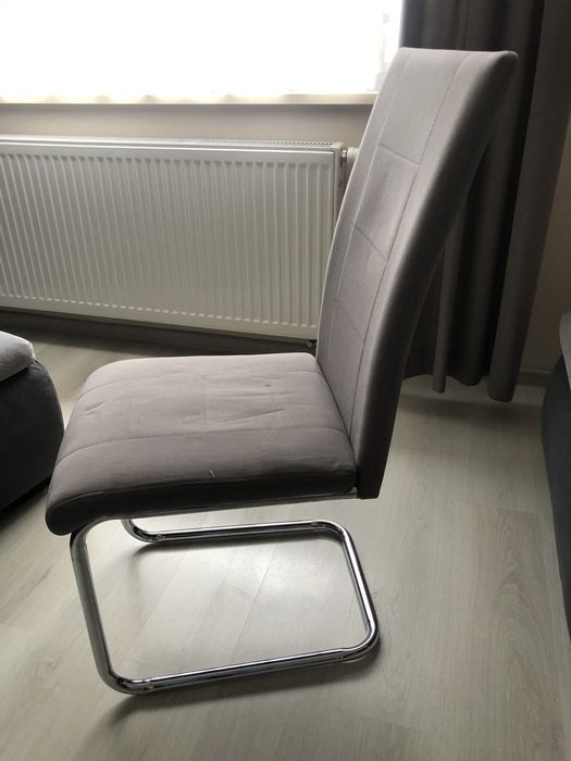 Krzesla uzywane szare