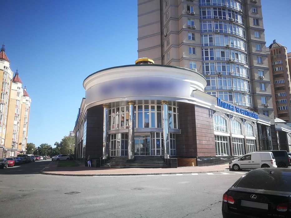 Приміщення на Оболоні 700 кв.м під магазин, шоурум, офіс. Без комісії