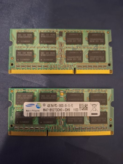 Memória RAM SO-DIMM da Samsung 8 GB (2 x 4 GB).