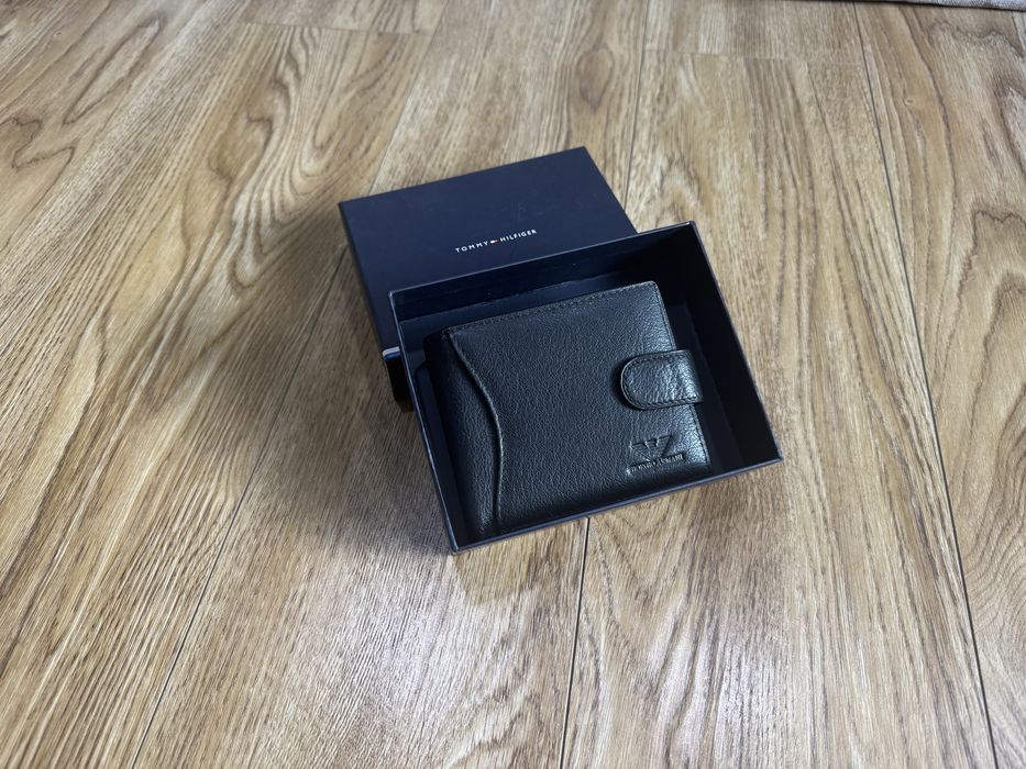 Чоловічий шкіряний гаманець Emporio Armani