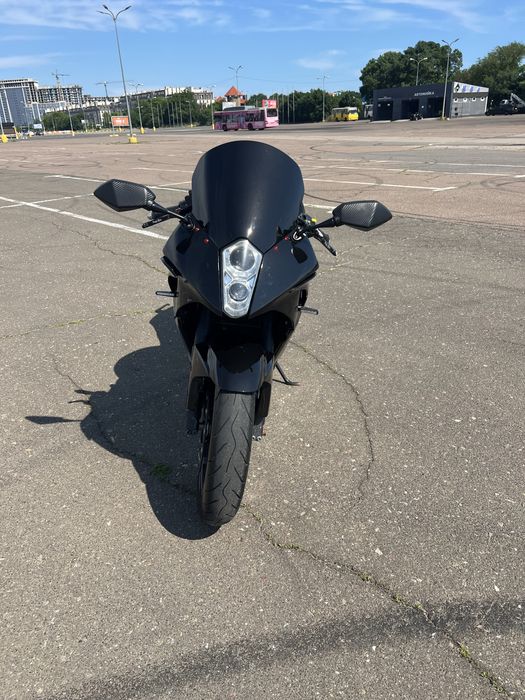 Hyosung GT650R 2013