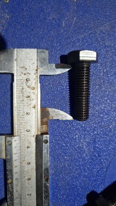 śruby na wagę 12.9 m10 x35 SBE