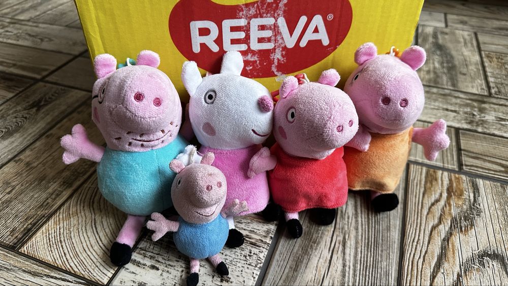 Іграшки. Родина Свинка Пеппа .