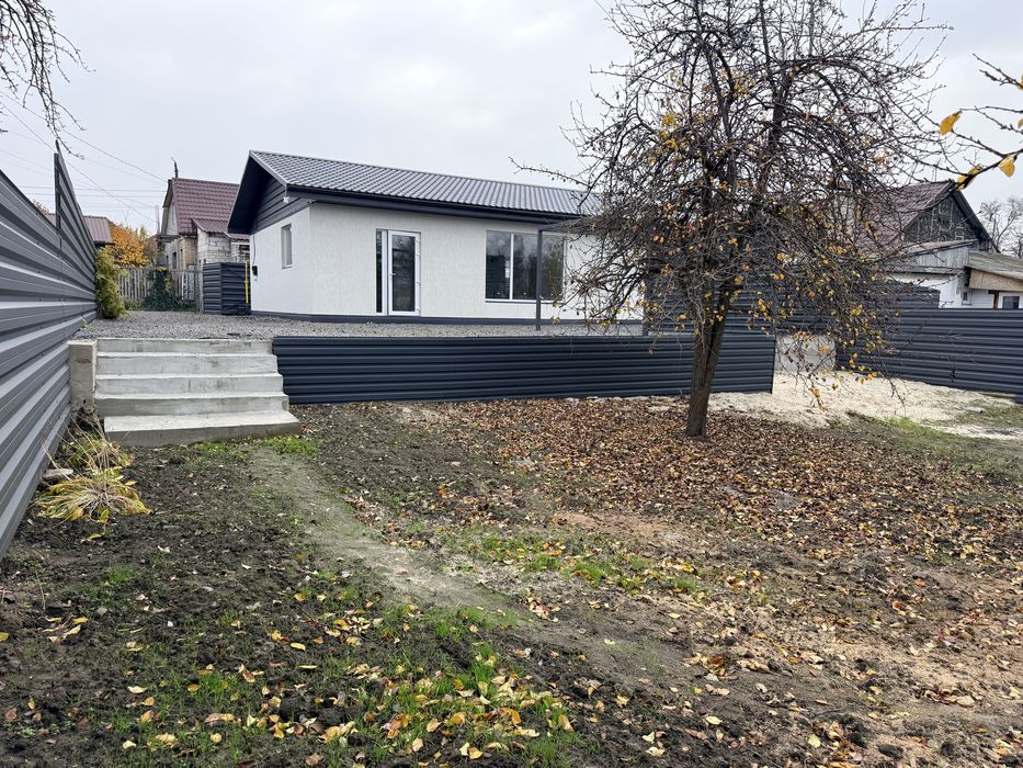 Новий будинок на Казбеті з газом в. Франка