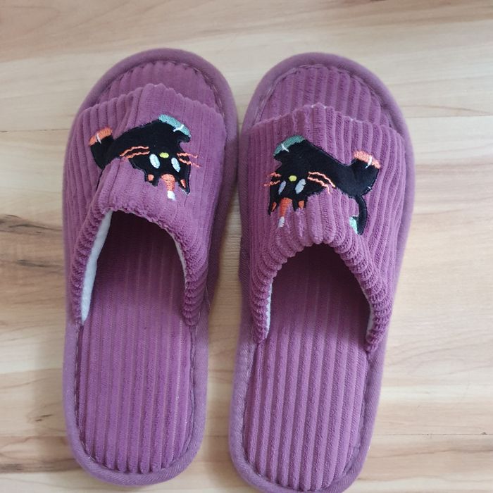 Nowe kapcie kotki damskie