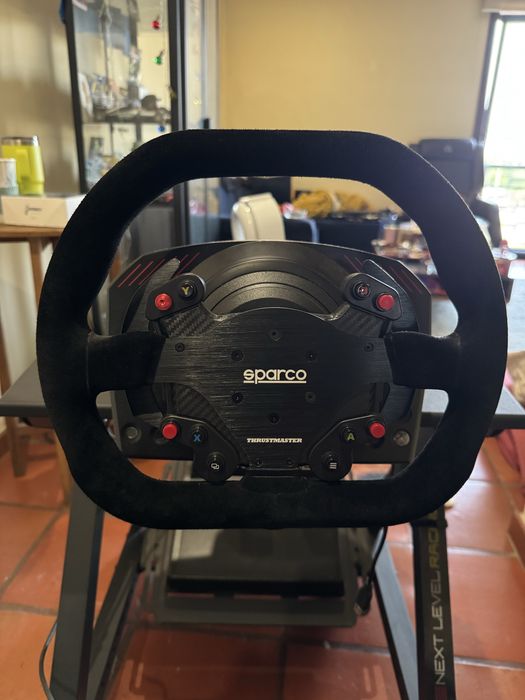 Cockpit Next Level Racing GT Track com Thrustmaster TSXW Sparco