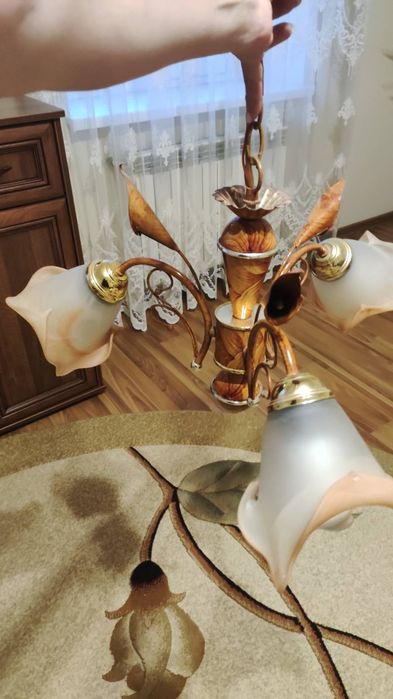 Люстра (люстра)..