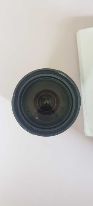 Nikon D90 + obiektyw 18-200mm