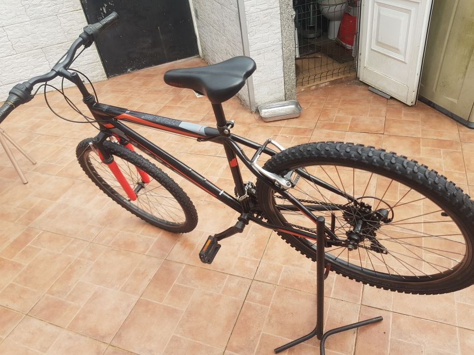 Bicicleta de adulto roda 26 nada a fazer pronta a rolar sem problemas