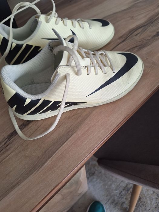 Vendo sapatilhas nike tamanho 32 usadas 3 vezes