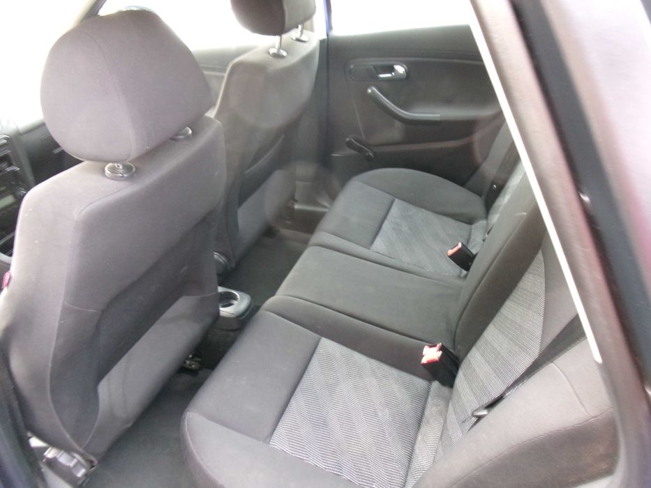 Ladny  seat ibiza 1.4 benz. 2005 r zdrowa zadbana bdb