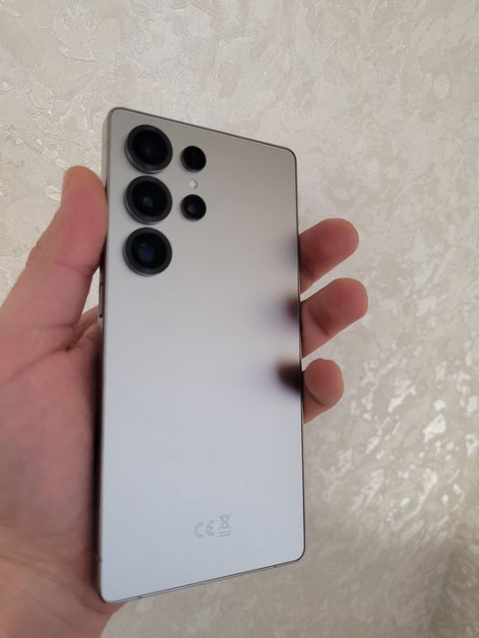 Samsung S25 ULTRA 256 GB.