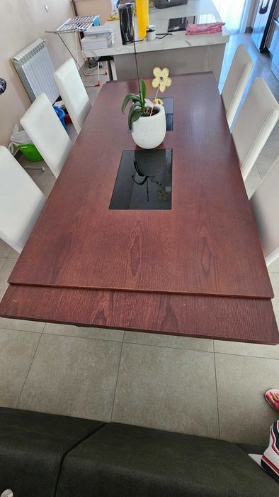 Mesa Jantar com 8 cadeiras em Carvalho