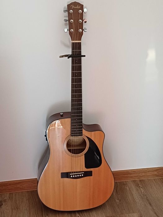 Guitarra Fender Electroacústica CD-60CE-NAT-DSV2 + Capo, Saco (Oferta)