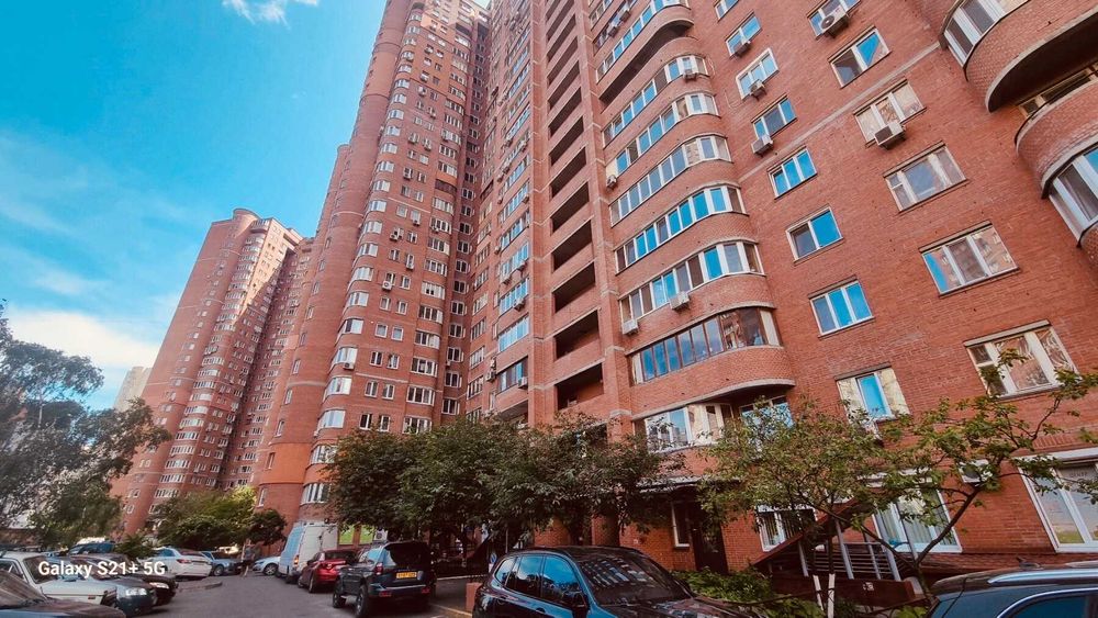 Продам помещение 177 кв.м. на ул.Анні Ахматовой 13,Позняки