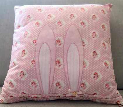 Conjunto de Almofadas com coelhinhos (Novas)