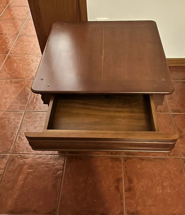 Mesa pequena para sala
