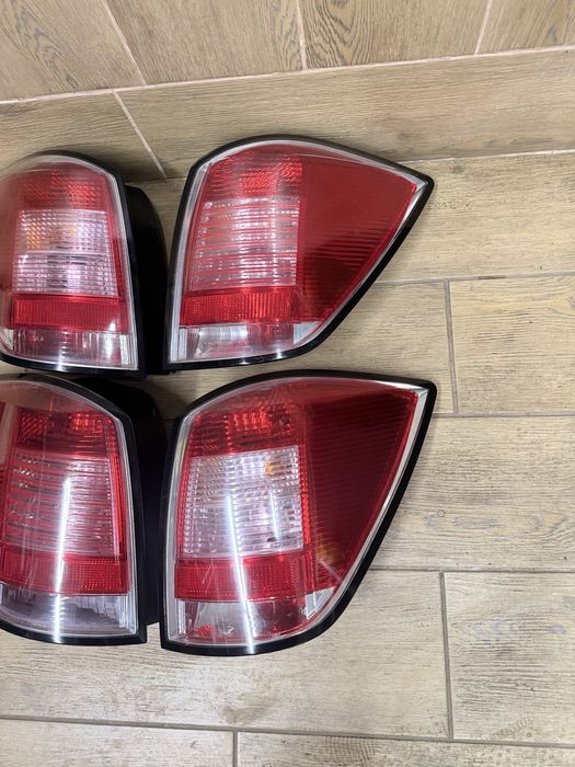 Задні ліхтарі, Стопи Opel Astra H універсал