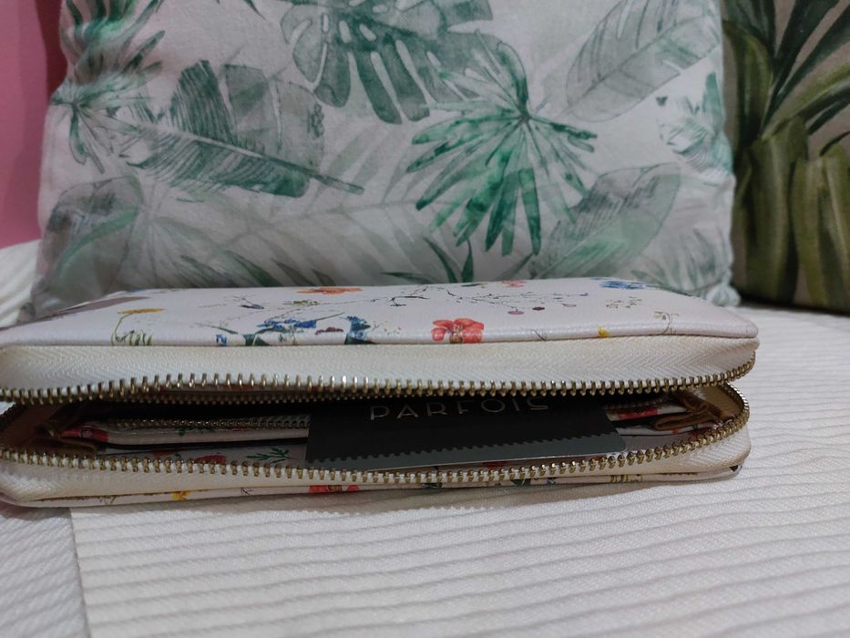 Carteira Parfois