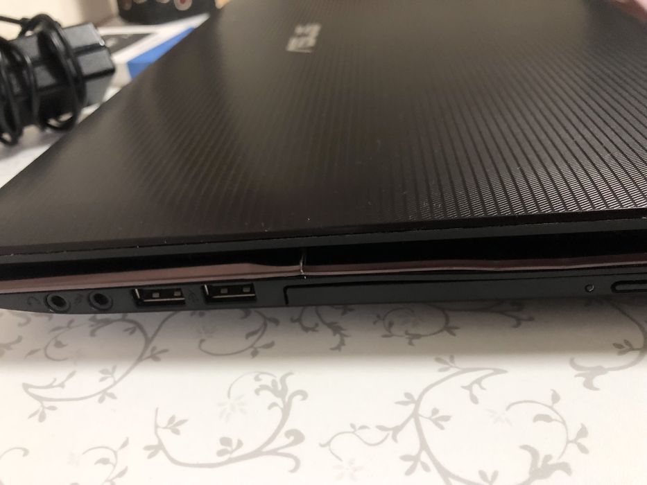 Asus x53s intel i5+SSD 480 ГБ+8 ГБ ОЗУ+nVidia 540m (1ГБ)