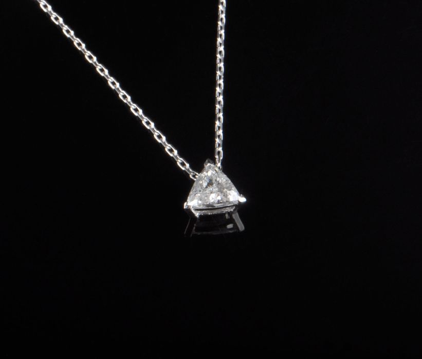 Кулон из белого золота с бриллиантом - 0.5ct