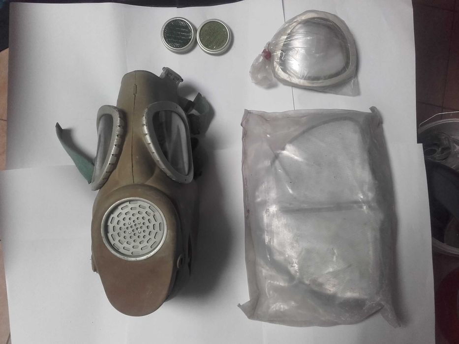 maska przeciw gazowa wojsko polskie PRL "świnka"