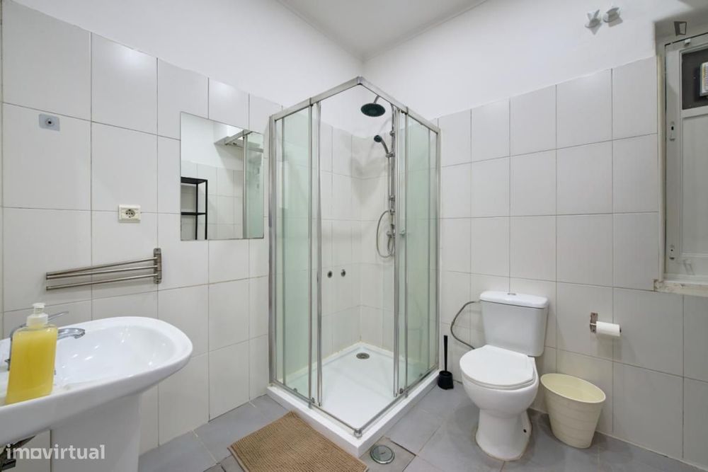 Quarto - localizado em Alameda Lisbon