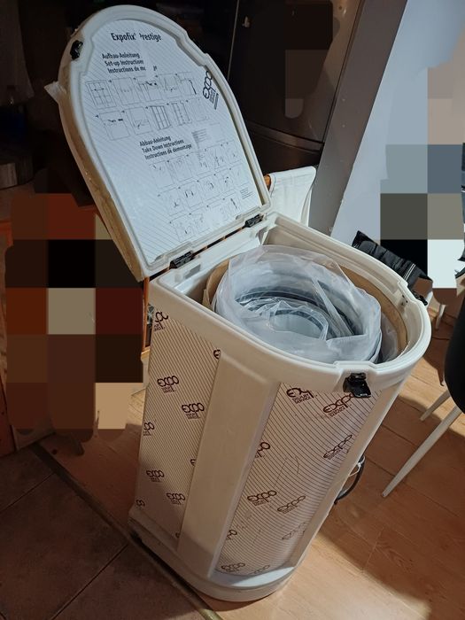 System przenośnego stoiska modułowy w walizce