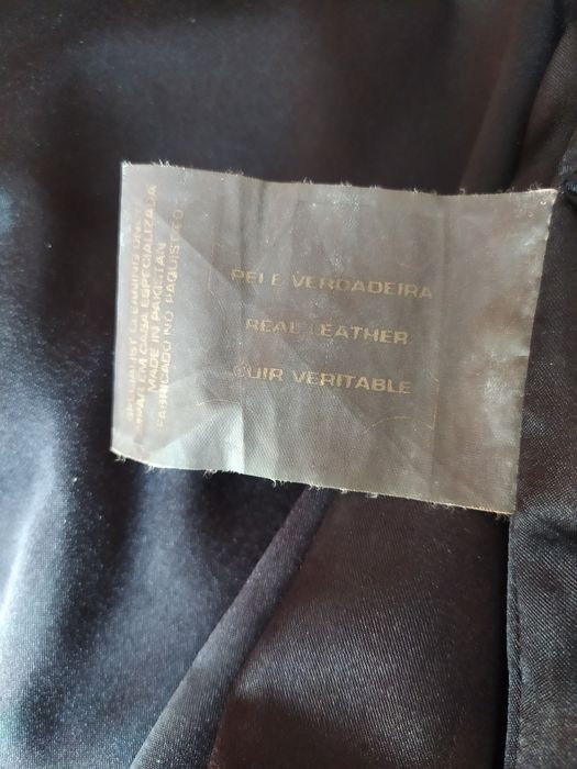 Casaco preto em pele