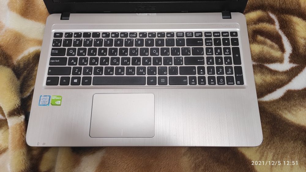 Asus X540SC  Pentium N3700, 4Gb RAM, HDD 700Gb, GeForce 810M