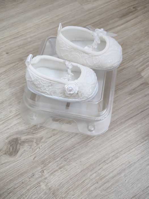 Buty buciki do chrztu ecru