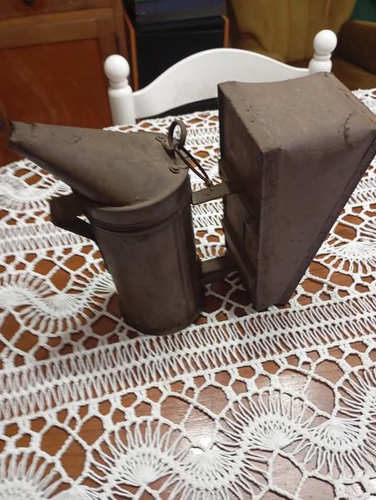 Vendo esta peça muita bonita bom estado muita antiga