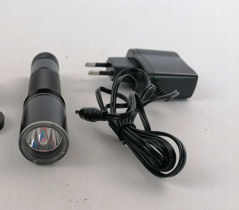 LED-MARTIN Latarka Profesjonalna lampa LED OPIS