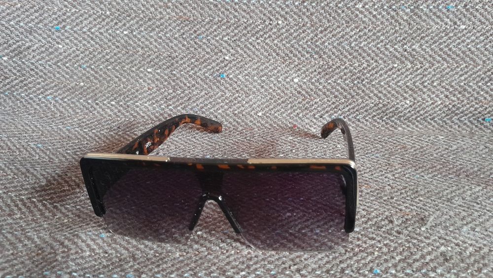 Солнцезащитные очки,разные