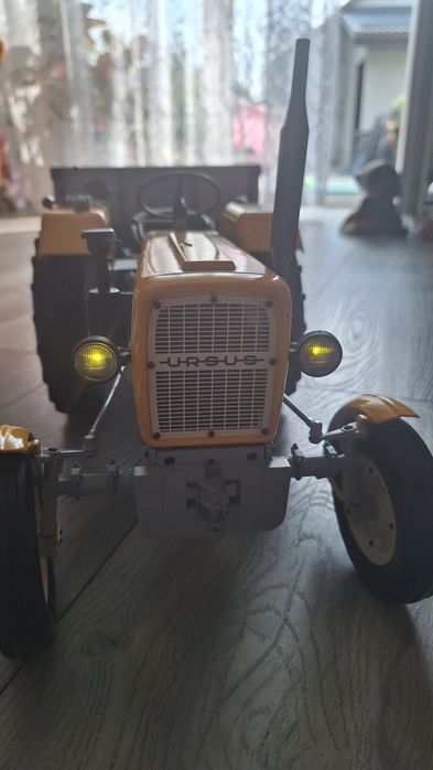 Traktor ursus c330 deagostini model
