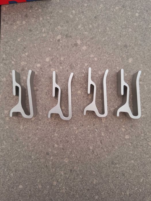 VOLVO V70, XC70 - uchwyt siatki bagaznika i rączka, uchwyt podsufitki