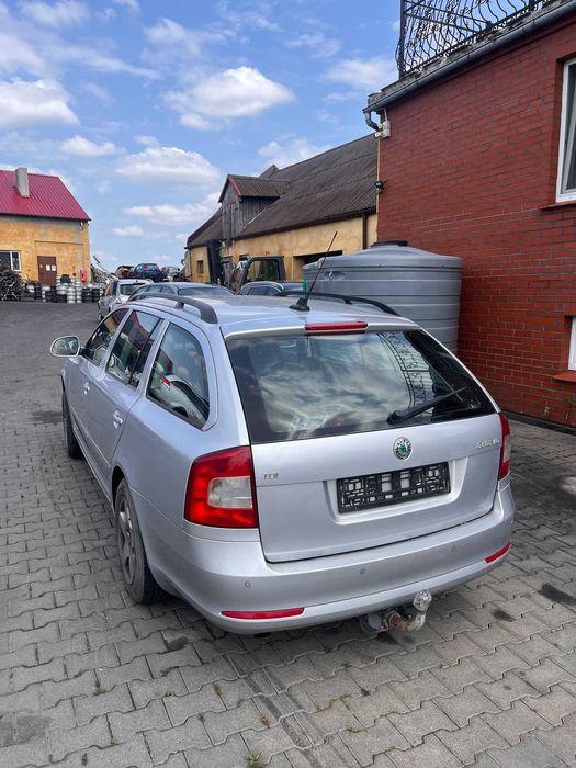 Skoda Octavia 2 Lift kombi   Tylko   drzwi