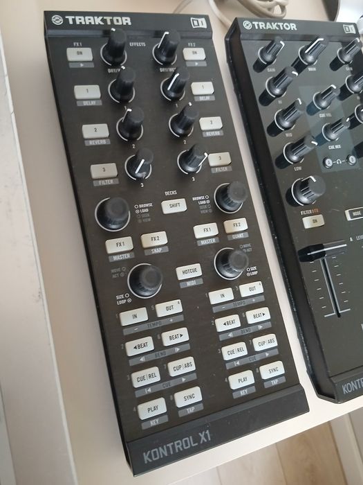 Zestaw Native Instruments Traktor Kontroler  X1 + F1