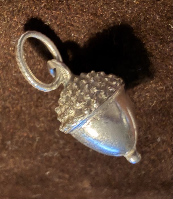 Pendulo para fio em prata.