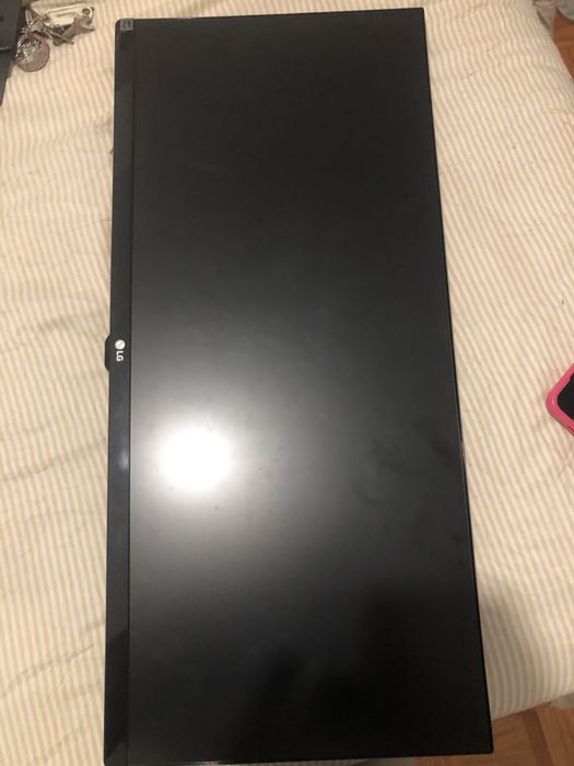 MONITOR DA LG , Com resolucão de 2560 X 1080, FULL HD ULTRA WIDE