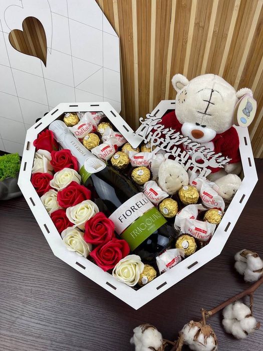 Подарунковий бокс  для неї на 14 лютого