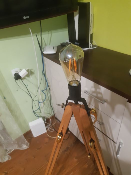 Lampa na statywie vintage loft