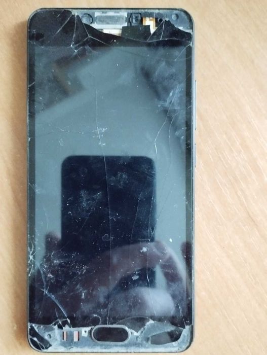 Продам Meizu M5c не  рабочий