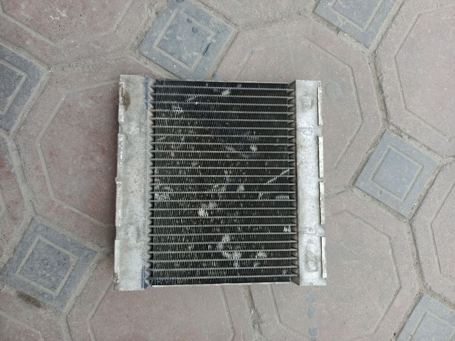 Радиатор охлаждения двигателя BMW f10      5 G30 2017 - 2023